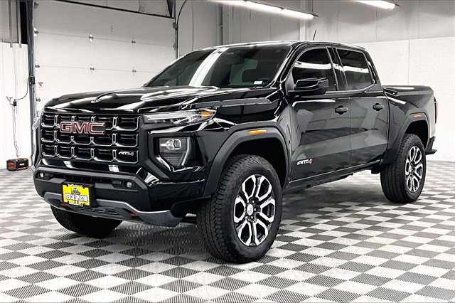 Used 2024 GMC Canyon AT4 w/ Canyon Safety Plus Package image 11