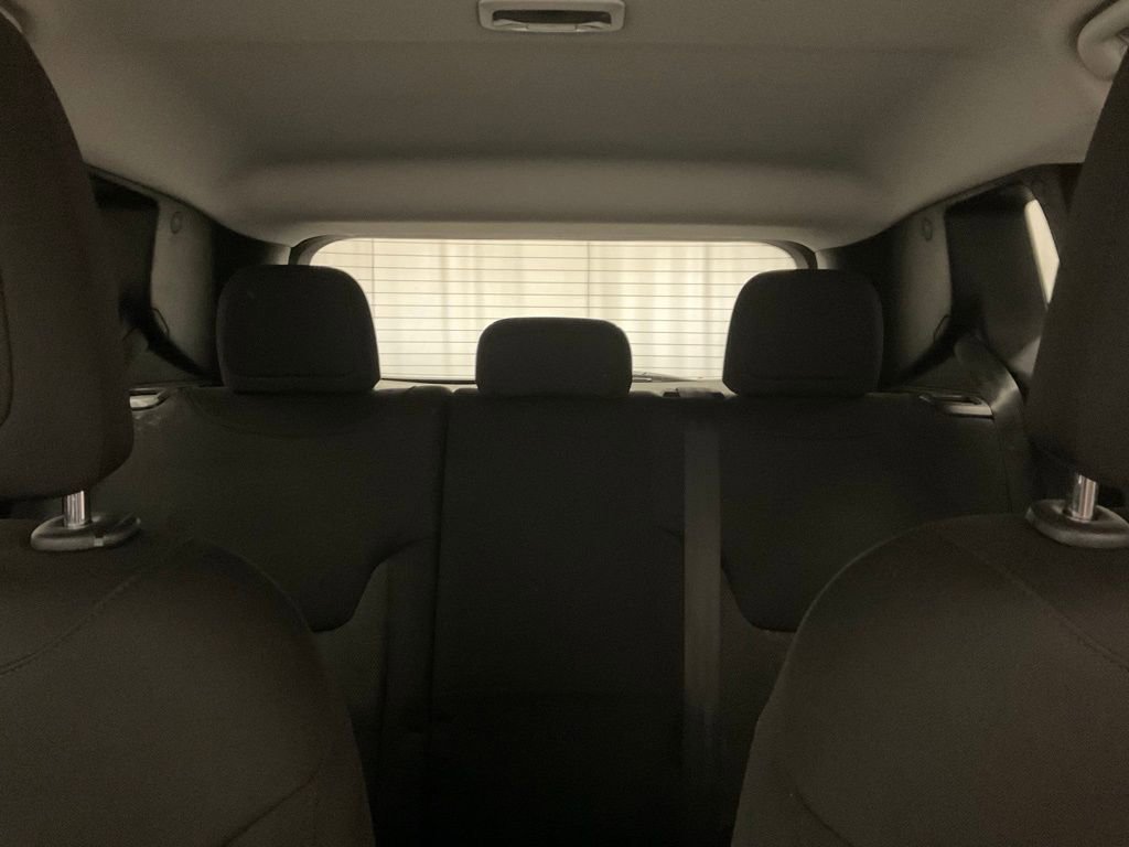 Used 2017 Jeep Renegade Latitude AWD/4WD image 21