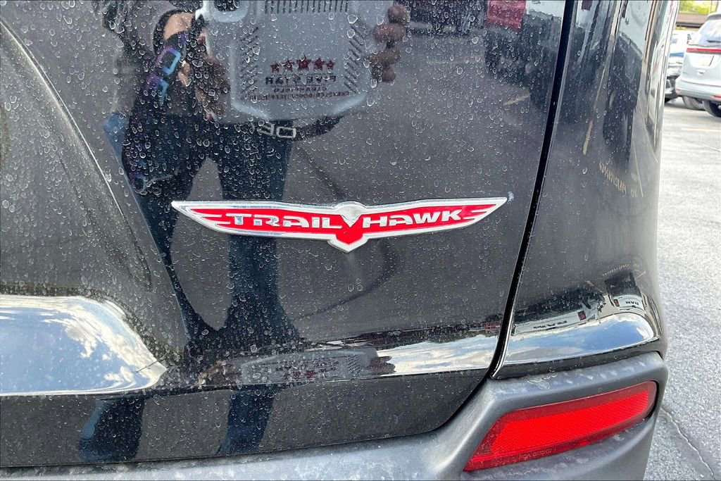 Used 2021 Jeep Cherokee Trailhawk w/ Comfort/Convenience Group image 8