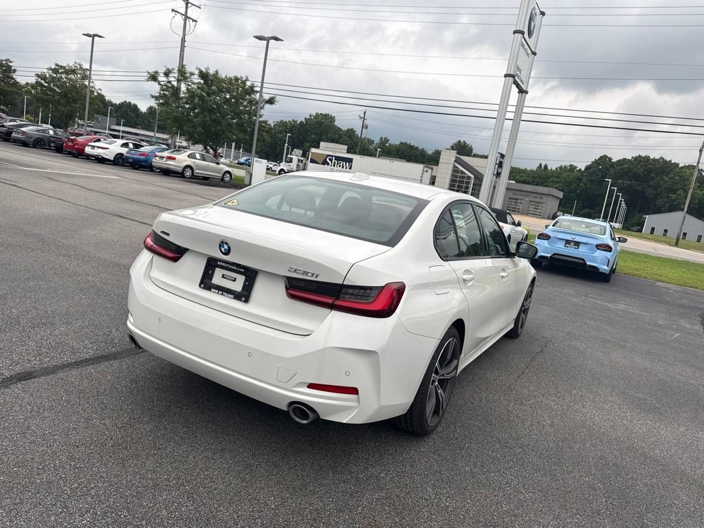 Used 2023 BMW 330i xDrive Sedan w/ Driving Assistance Package AWD/4WD image 22