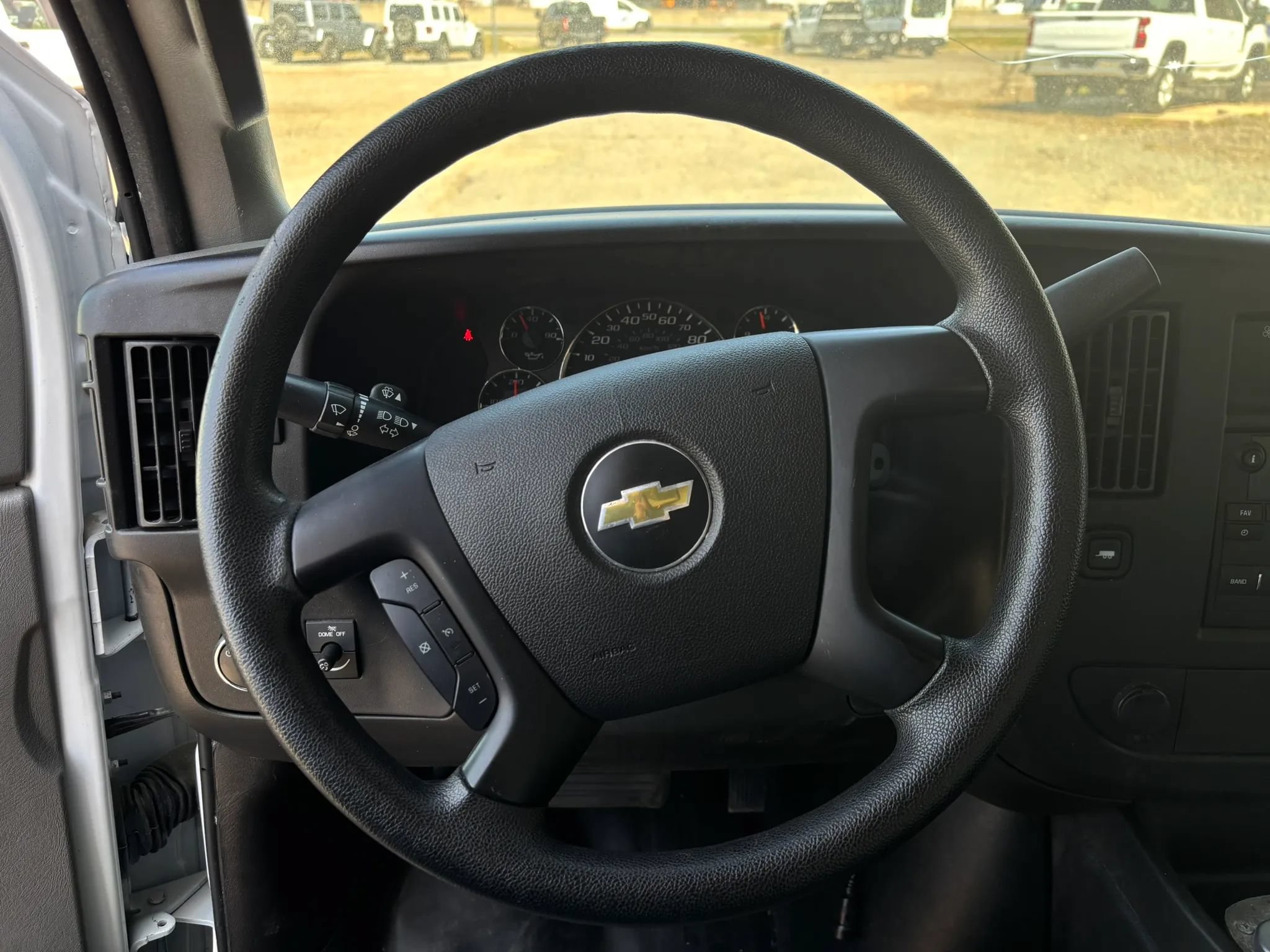 Used 2016 Chevrolet Express 3500 RWD image 17