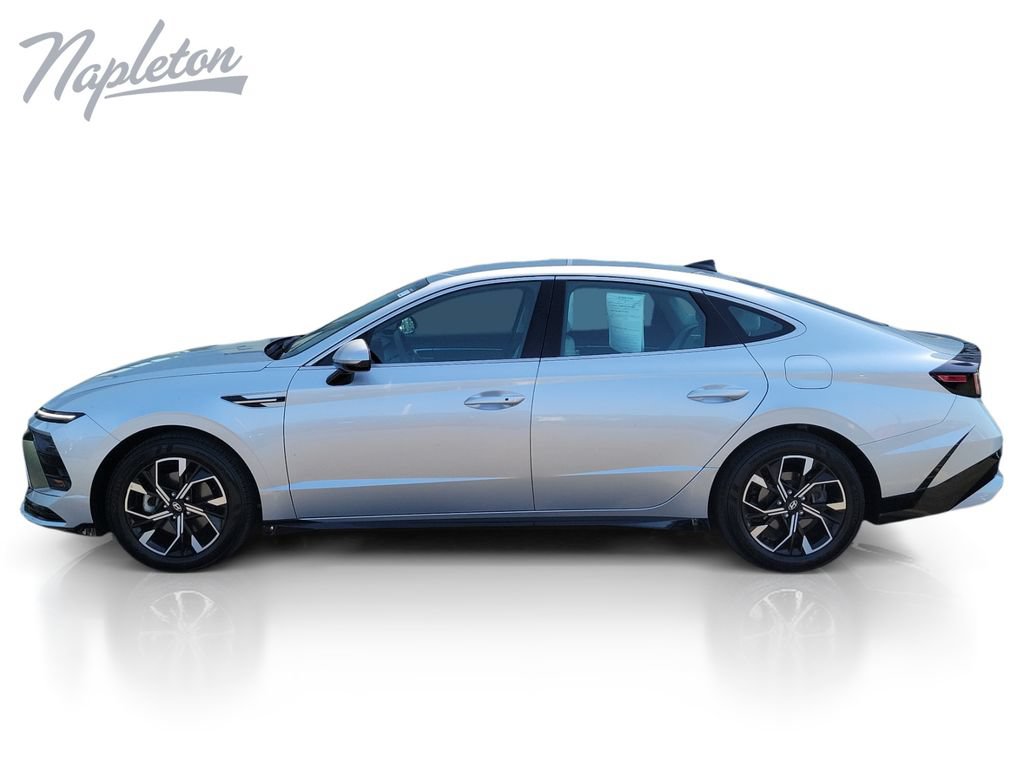 Used 2025 Hyundai Sonata SEL FWD image 2