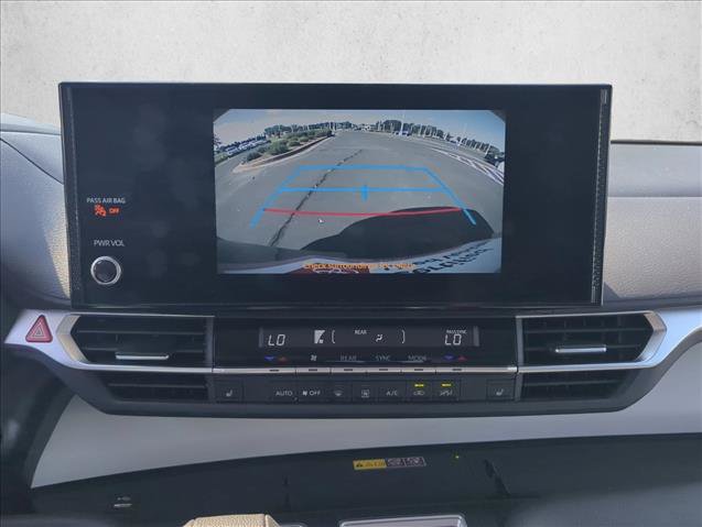 Certified 2025 Toyota Sienna XLE FWD image 19