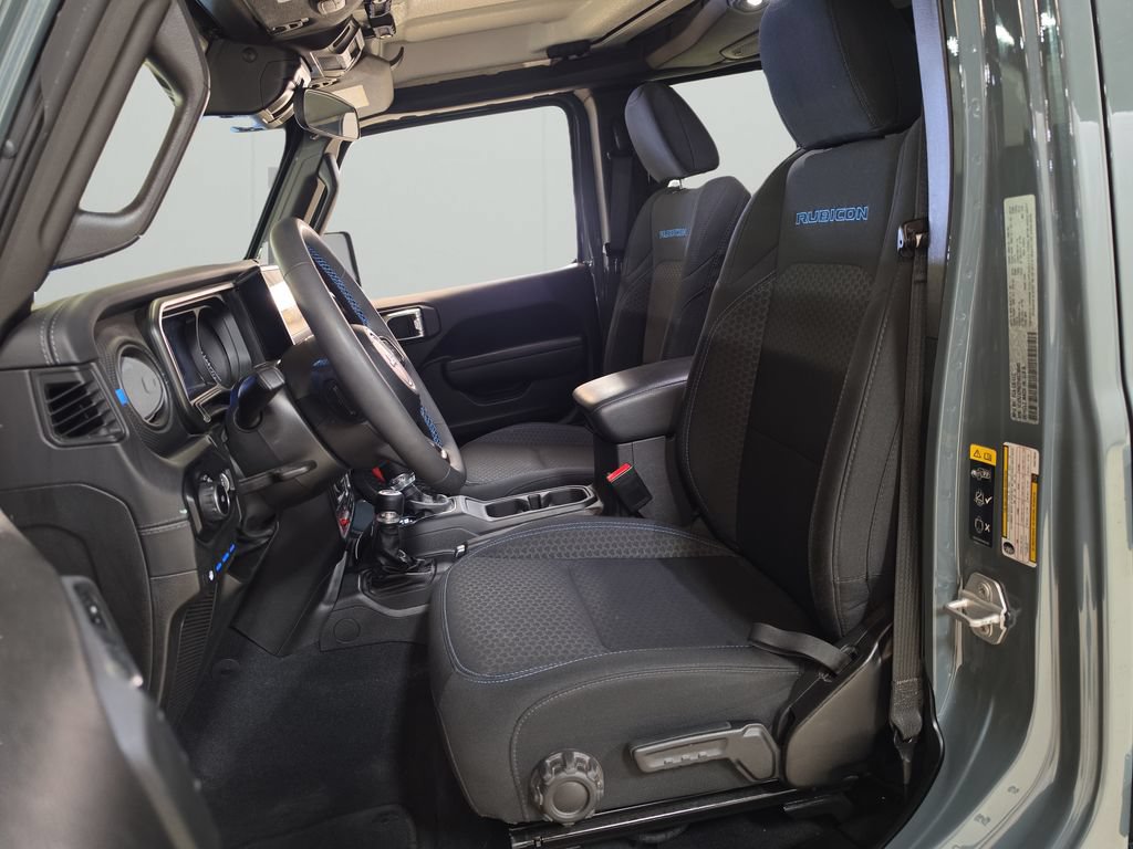 Certified 2025 Jeep Wrangler Unlimited Rubicon 4xe w/ Convenience Group AWD/4WD image 11