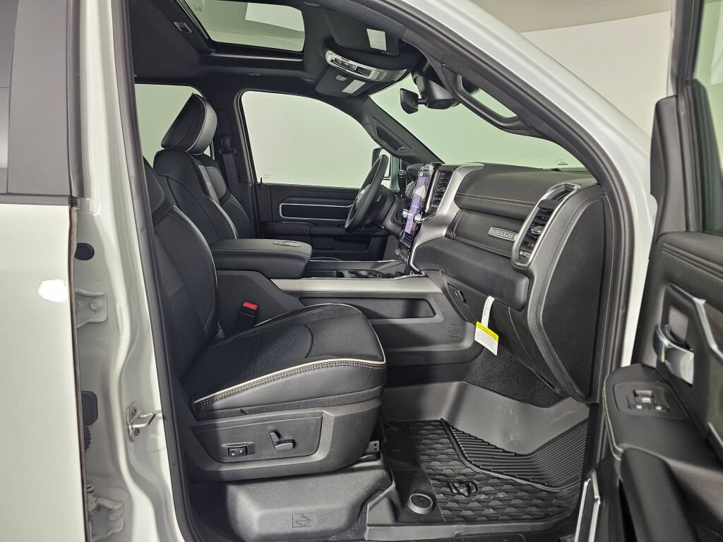 New 2026 RAM 3500 Laramie w/ Night Edition AWD/4WD image 39