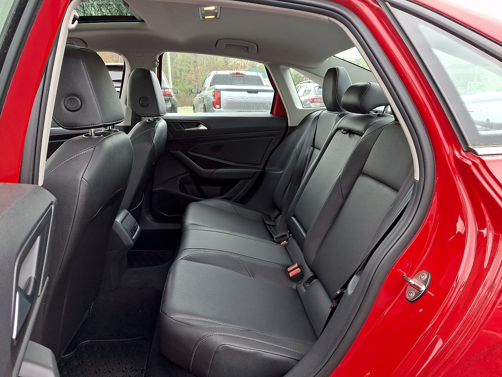 Used 2020 Volkswagen Jetta SE w/ SE Cold Weather Package image 11