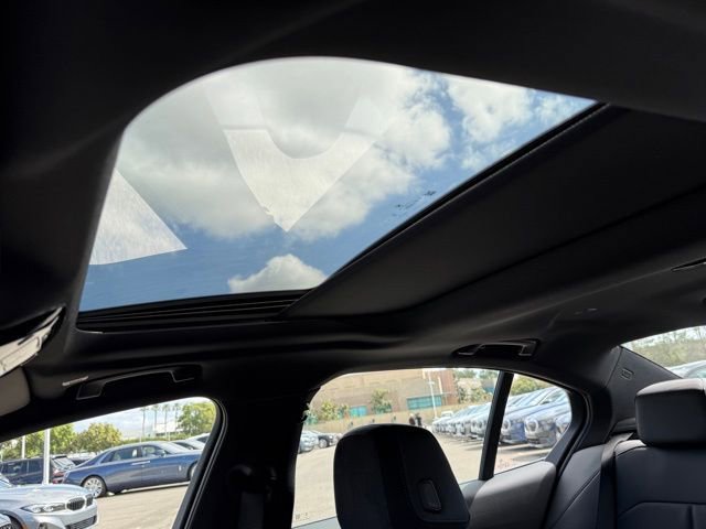 New 2026 BMW i5 eDrive40 w/ M Sport Package image 20