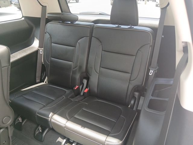 Used 2023 GMC Acadia Denali w/ Denali Ultimate Package FWD image 11