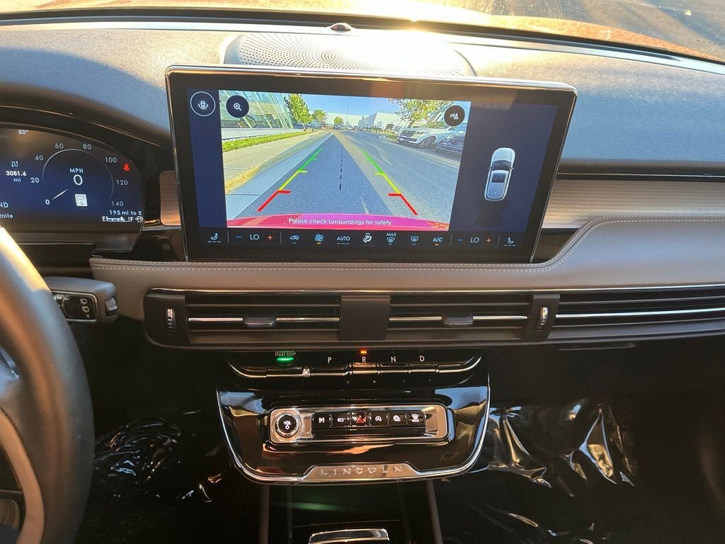 Certified 2025 Lincoln Corsair AWD image 32