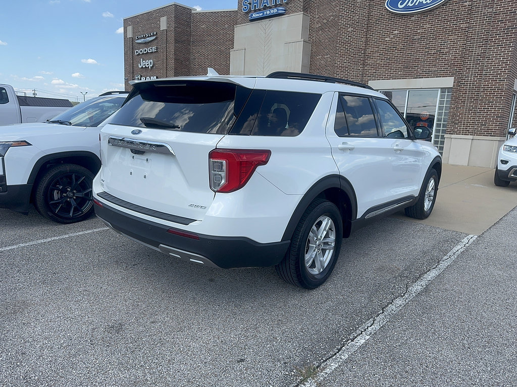 Used 2022 Ford Explorer XLT w/ Equipment Group 202A AWD/4WD image 15