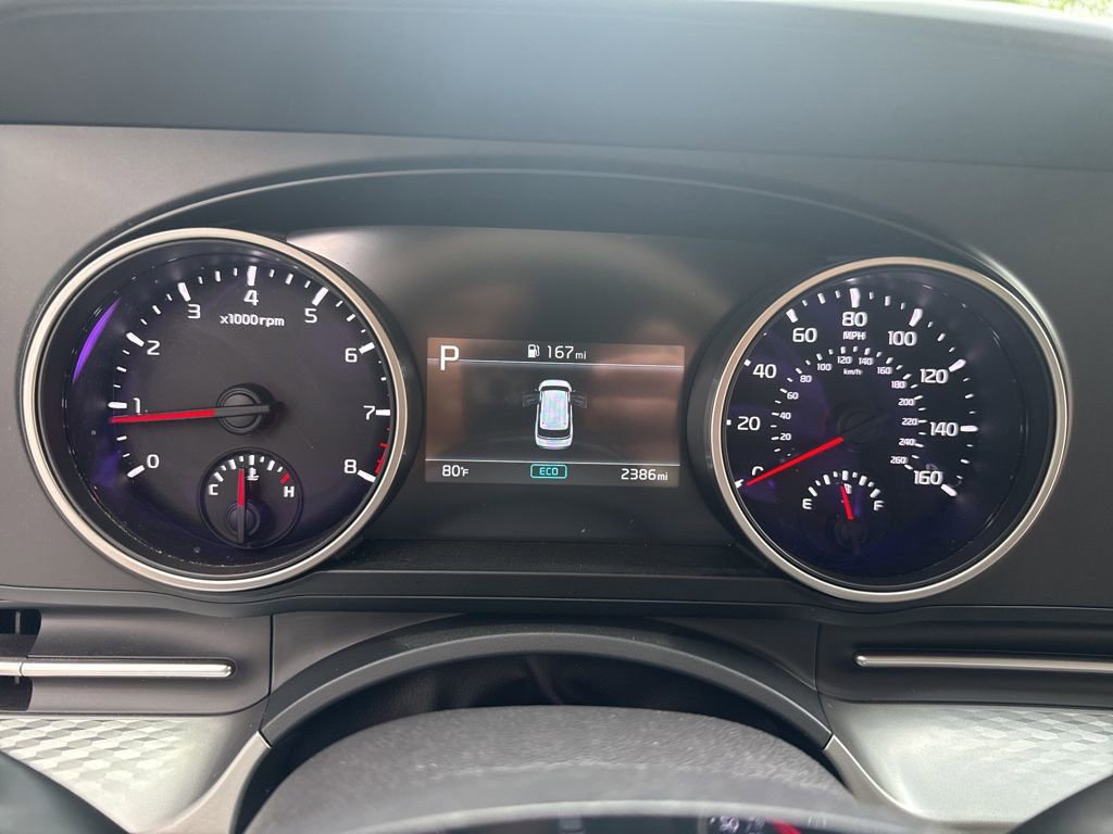 Used 2023 Kia Carnival LX image 3