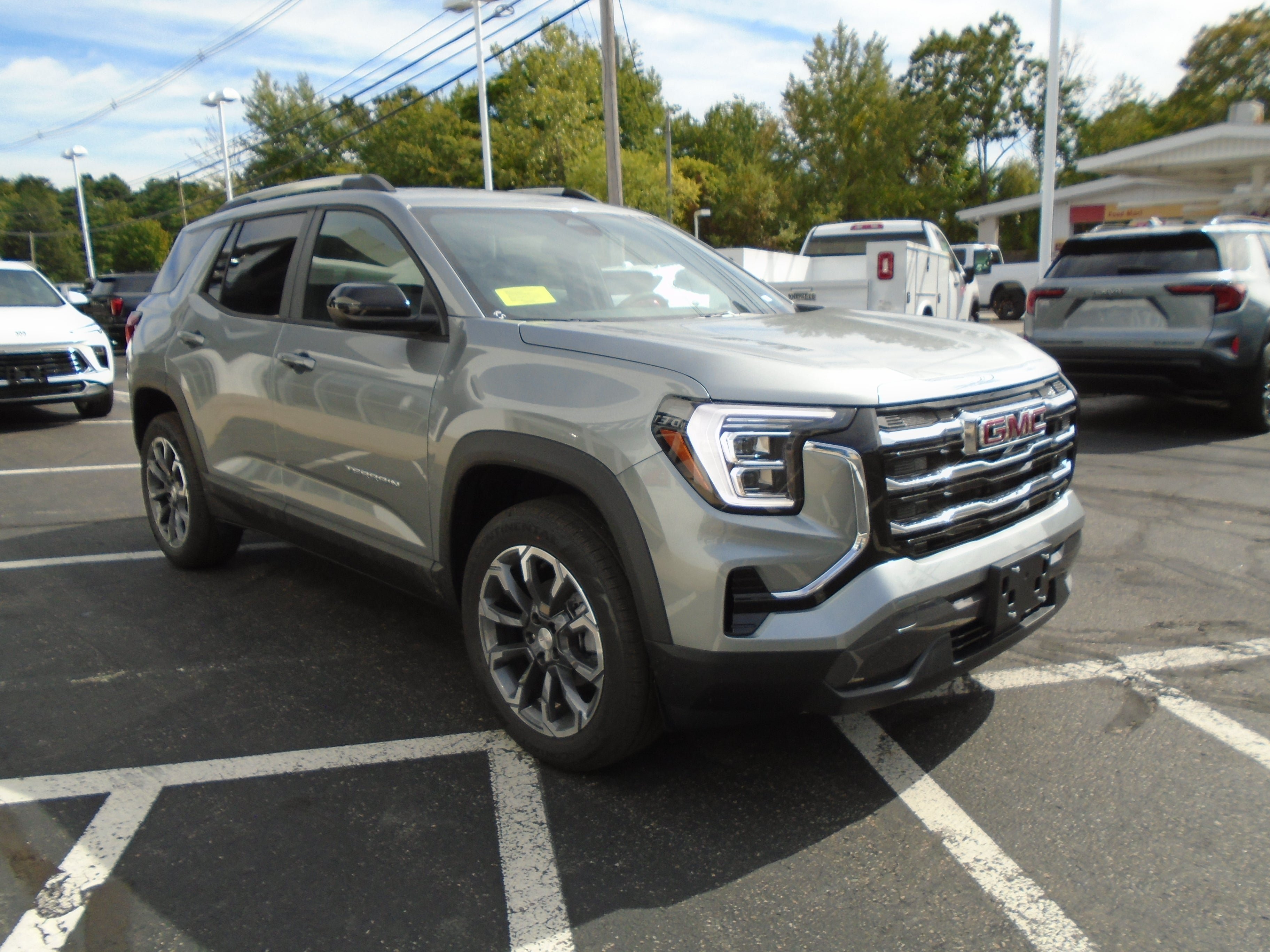 New 2027 GMC Terrain Elevation w/ Elevation Premium Package AWD/4WD image 3