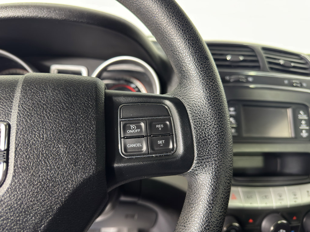 Used 2018 Dodge Journey SE image 18