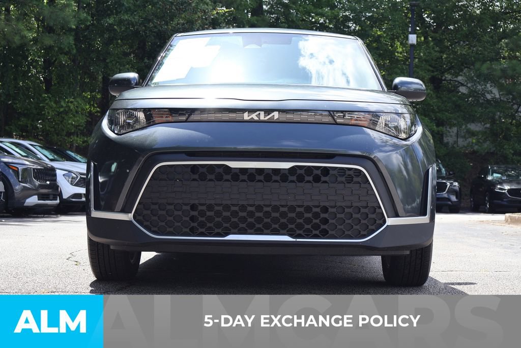 Used 2025 Kia Soul LX w/ LX Technology Package FWD image 3