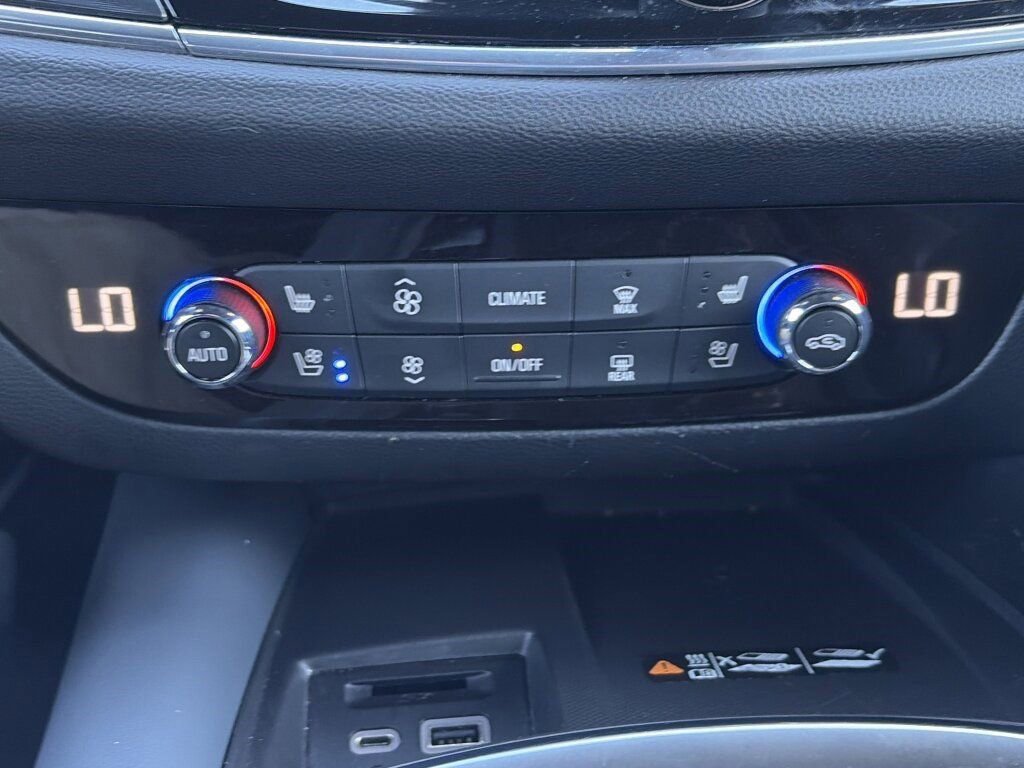 Used 2024 Buick Enclave Premium image 16