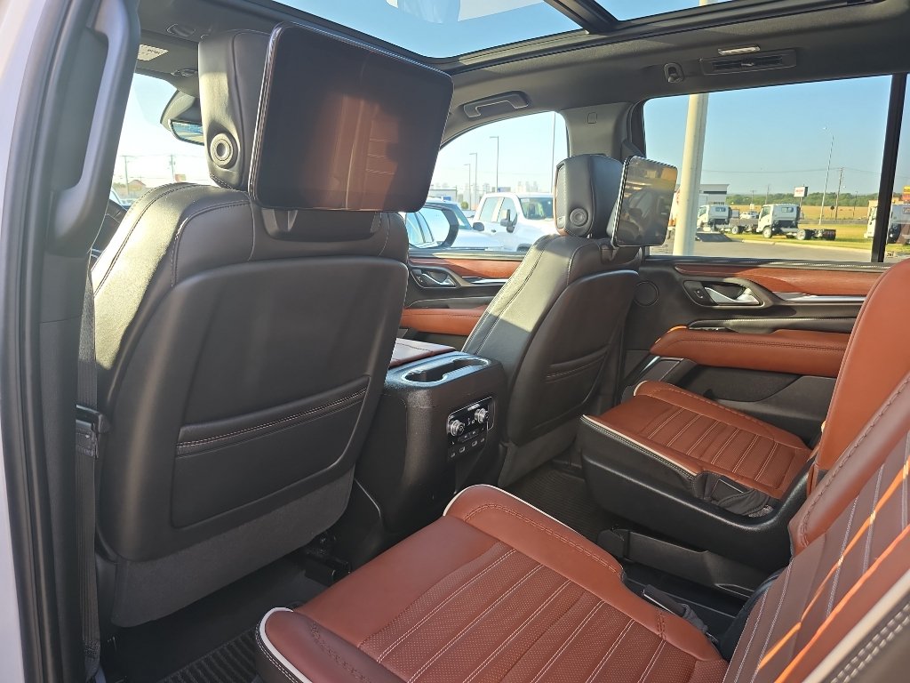 Certified 2023 GMC Yukon Denali Ultimate AWD/4WD image 17