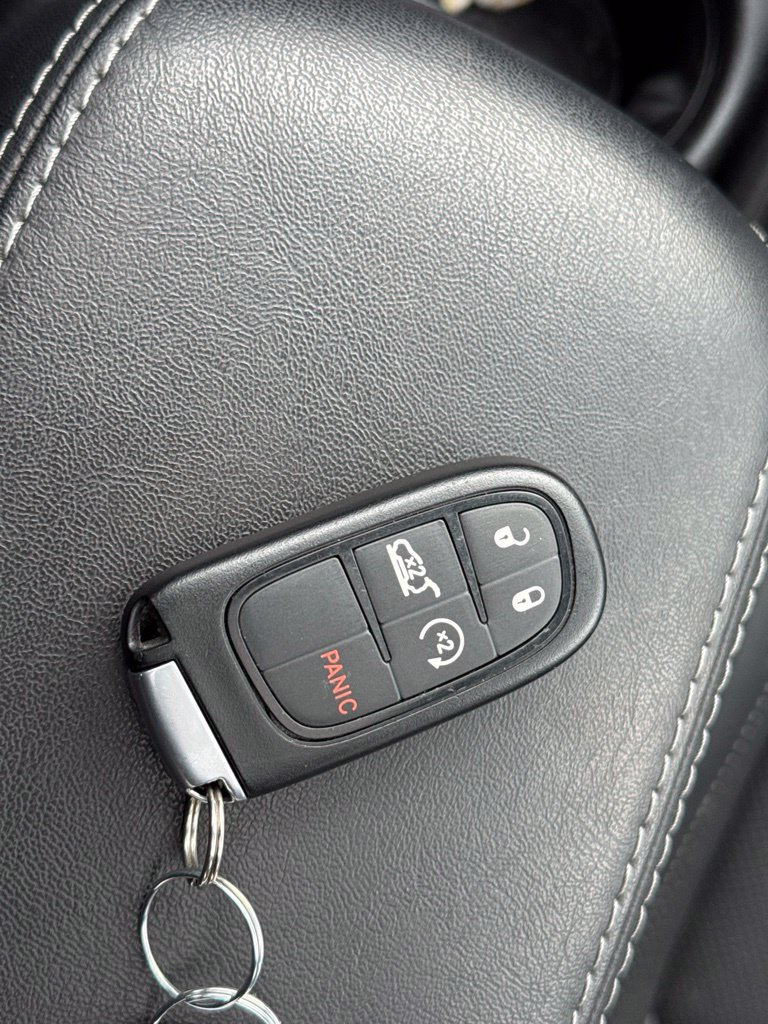 Used 2019 Jeep Cherokee Limited AWD/4WD image 21