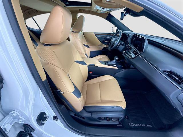 Certified 2025 Lexus ES 300h w/ Premium Package FWD image 20