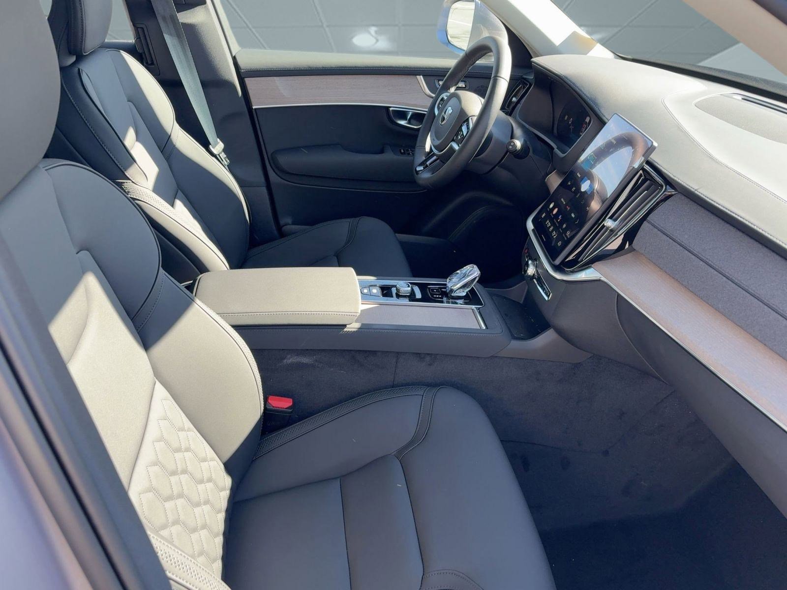 New 2026 Volvo XC90 B6 Plus w/ Protection Package image 30