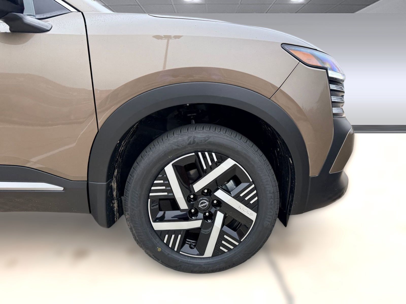 New 2026 Nissan Kicks SV image 9