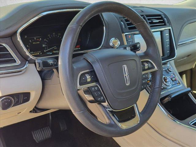 Used 2020 Lincoln Continental w/ Premium Package FWD image 3