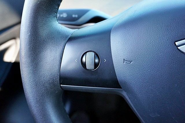 Used 2021 Tesla Model 3 Standard Range Plus image 37