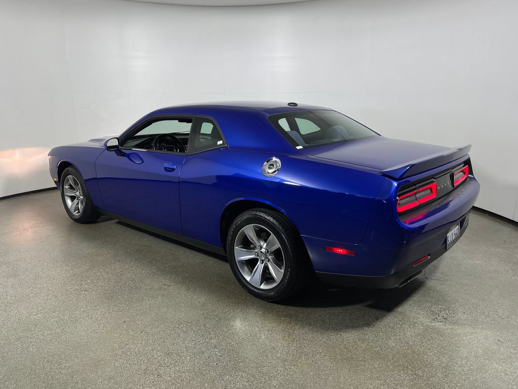 Used 2019 Dodge Challenger SXT RWD image 5