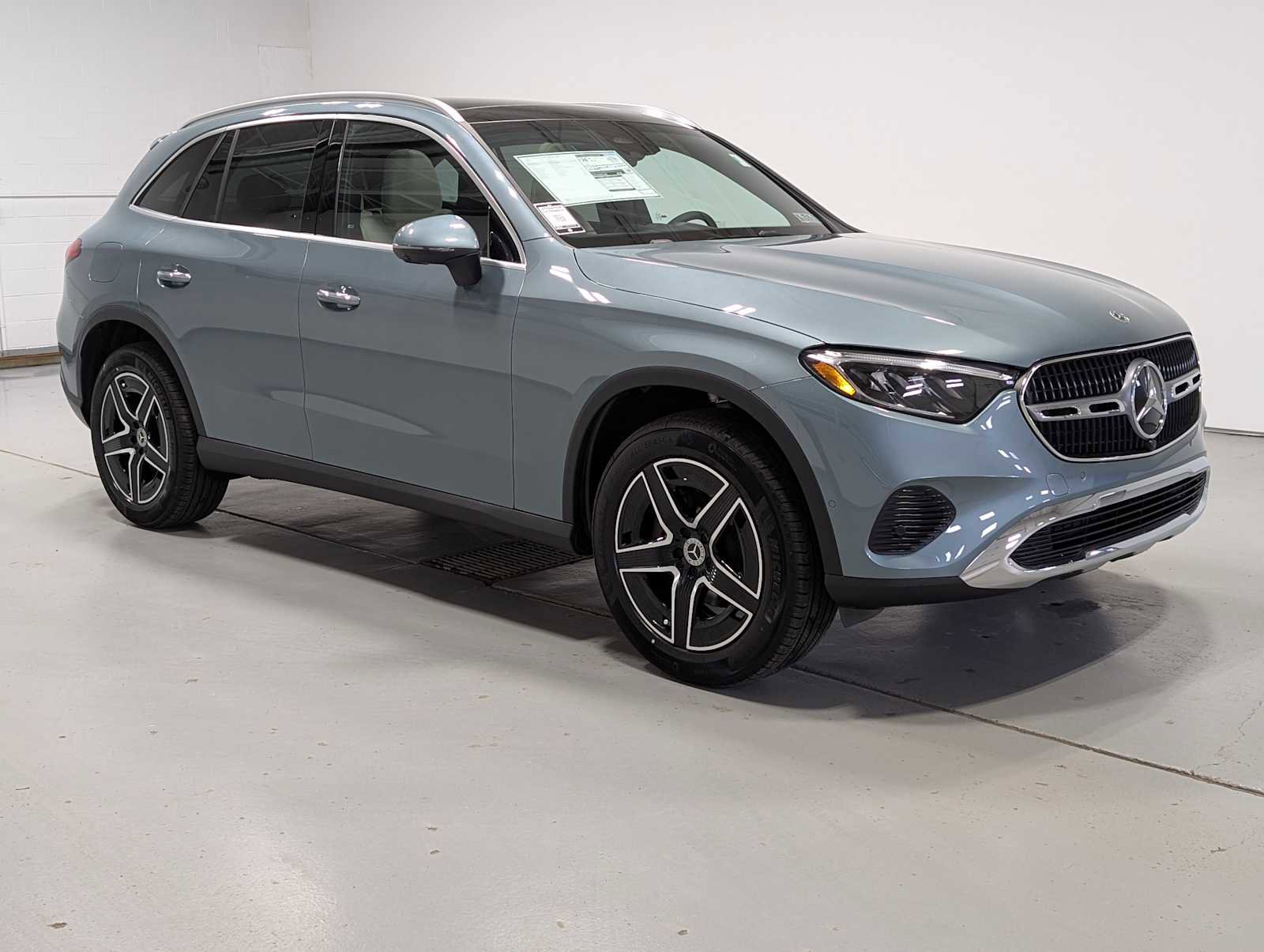 New 2026 Mercedes-Benz GLC 300 4MATIC image 3