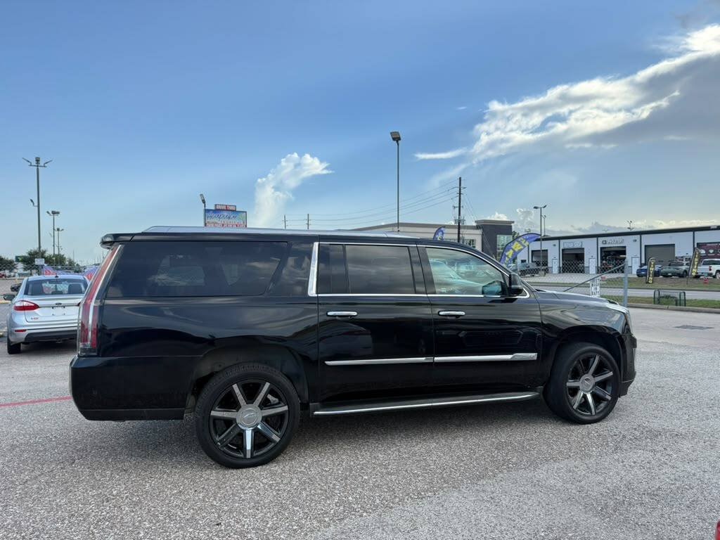 Used 2017 Cadillac Escalade ESV Premium Luxury AWD/4WD image 9