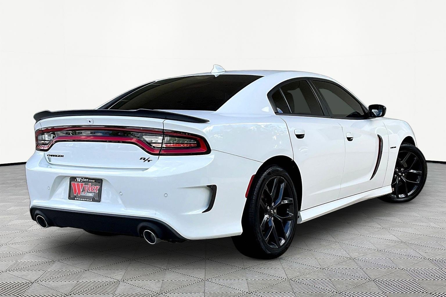 Used 2021 Dodge Charger R/T w/ Plus Group RWD image 6