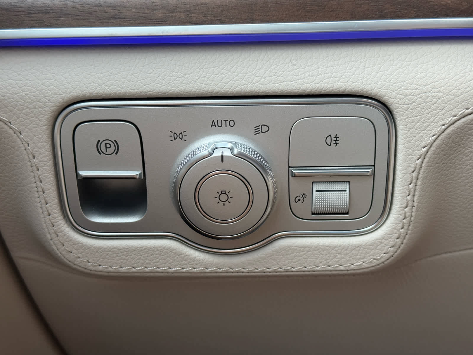 New 2026 Mercedes-Benz GLE 450e 4MATIC image 30