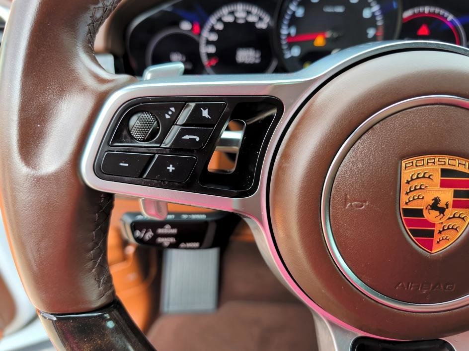 Used 2022 Porsche Cayenne Coupe image 19