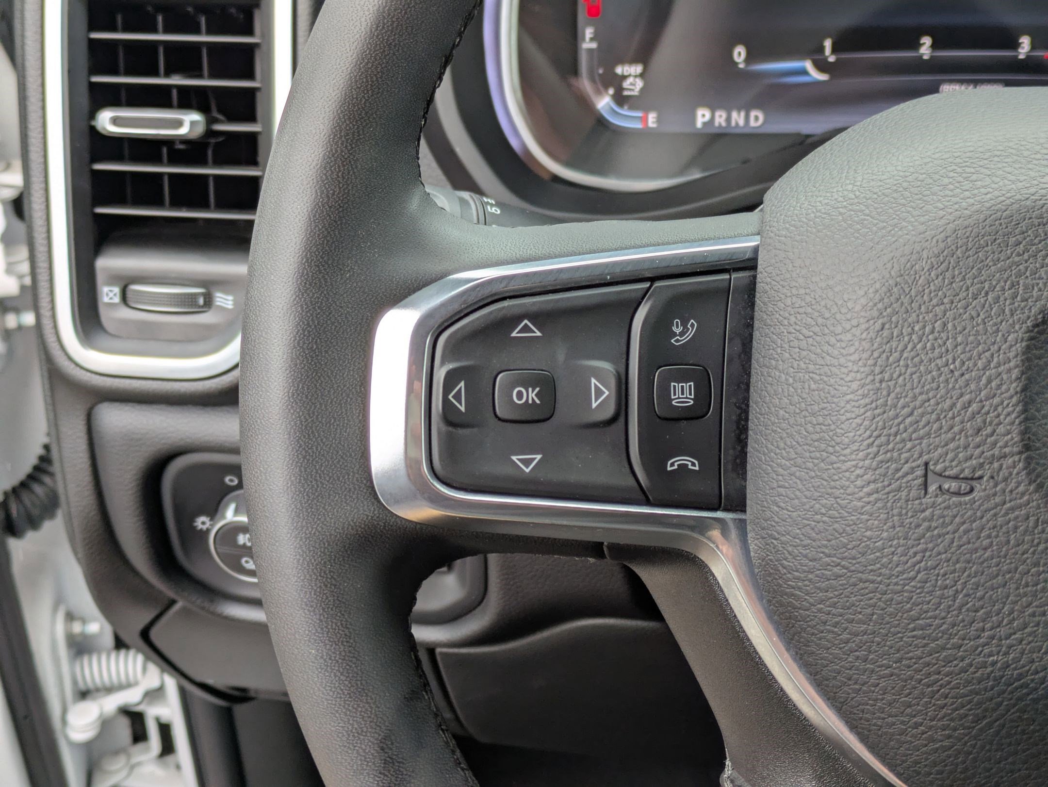 Used 2025 RAM 2500 Laramie AWD/4WD image 19