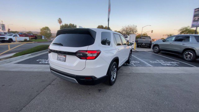 Used 2023 Honda Pilot EX-L image 8