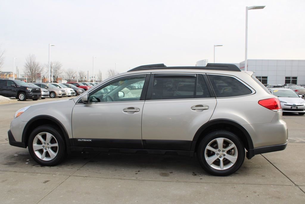 Used 2014 Subaru Outback 2.5i Premium image 4