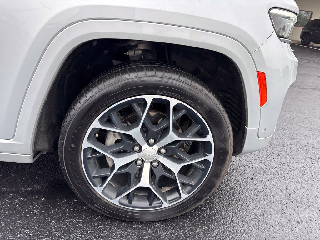 Used 2022 Jeep Grand Cherokee Summit AWD/4WD image 12