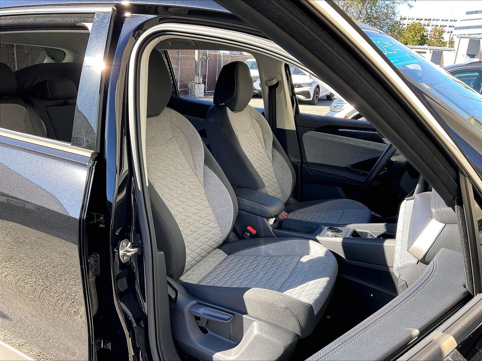 Certified 2025 Volkswagen Tiguan S FWD image 6