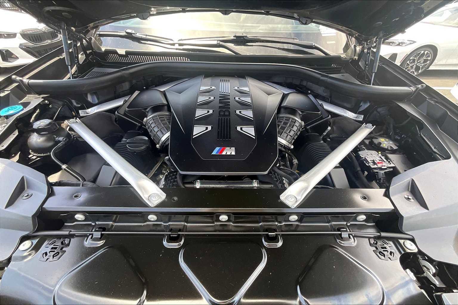 Used 2025 BMW X7 M60i image 13