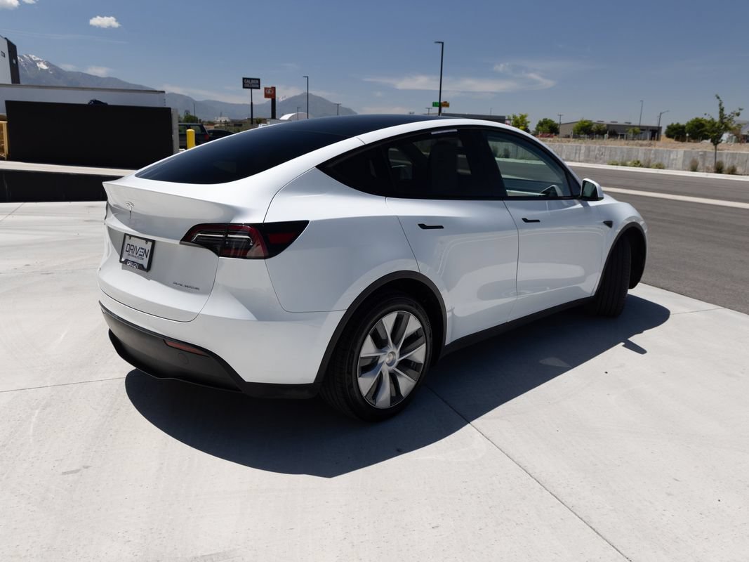 Used 2023 Tesla Model Y Long Range AWD/4WD image 5