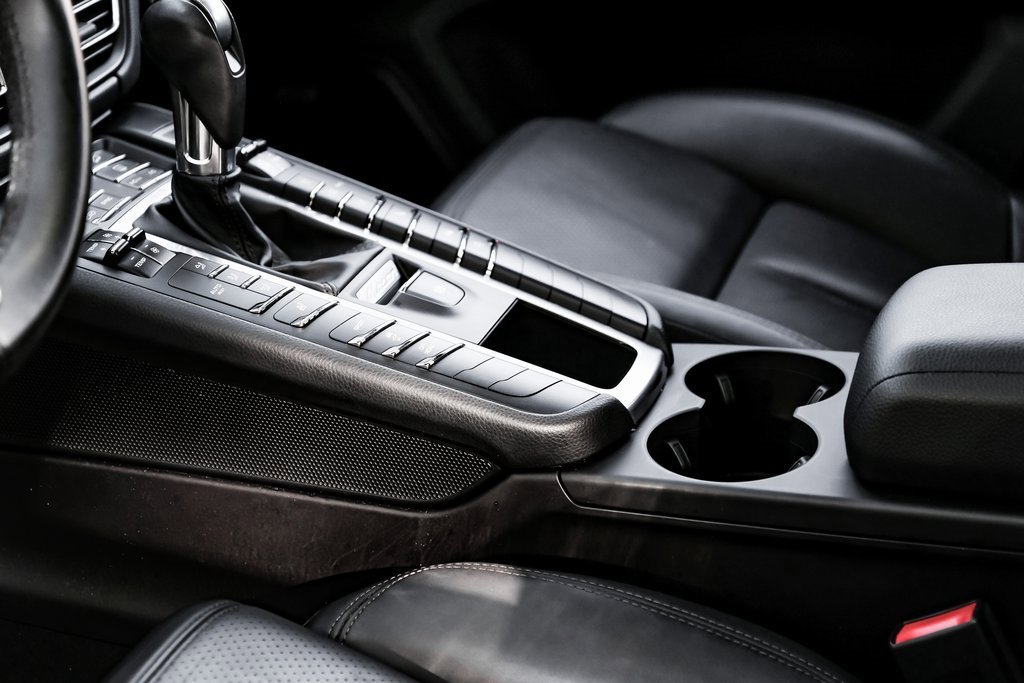 Used 2021 Porsche Macan image 25