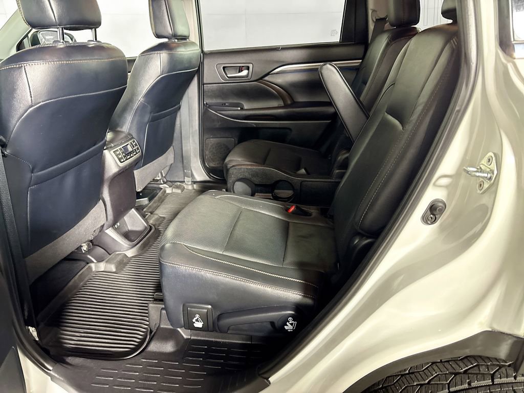 Used 2019 Toyota Highlander Limited Platinum image 21
