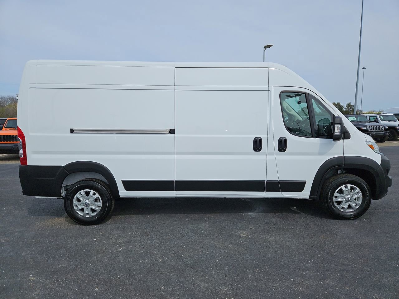 New 2025 RAM ProMaster 2500 w/ Quick Order Package 22G SLT image 8