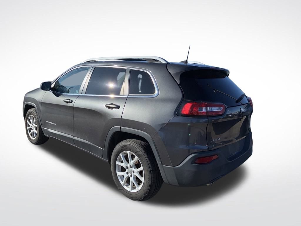 Used 2017 Jeep Cherokee Latitude w/ Cold Weather Group image 3