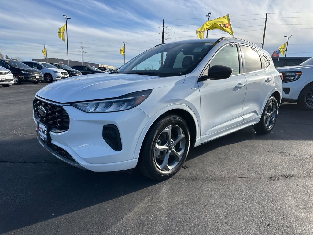 Used 2023 Ford Escape ST-Line image 12