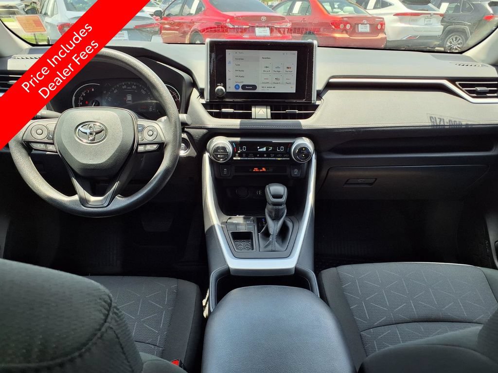 Used 2025 Toyota RAV4 XLE FWD image 16