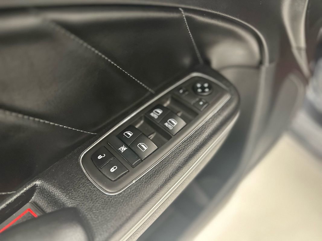 Used 2019 Dodge Charger SXT w/ Plus Group image 25