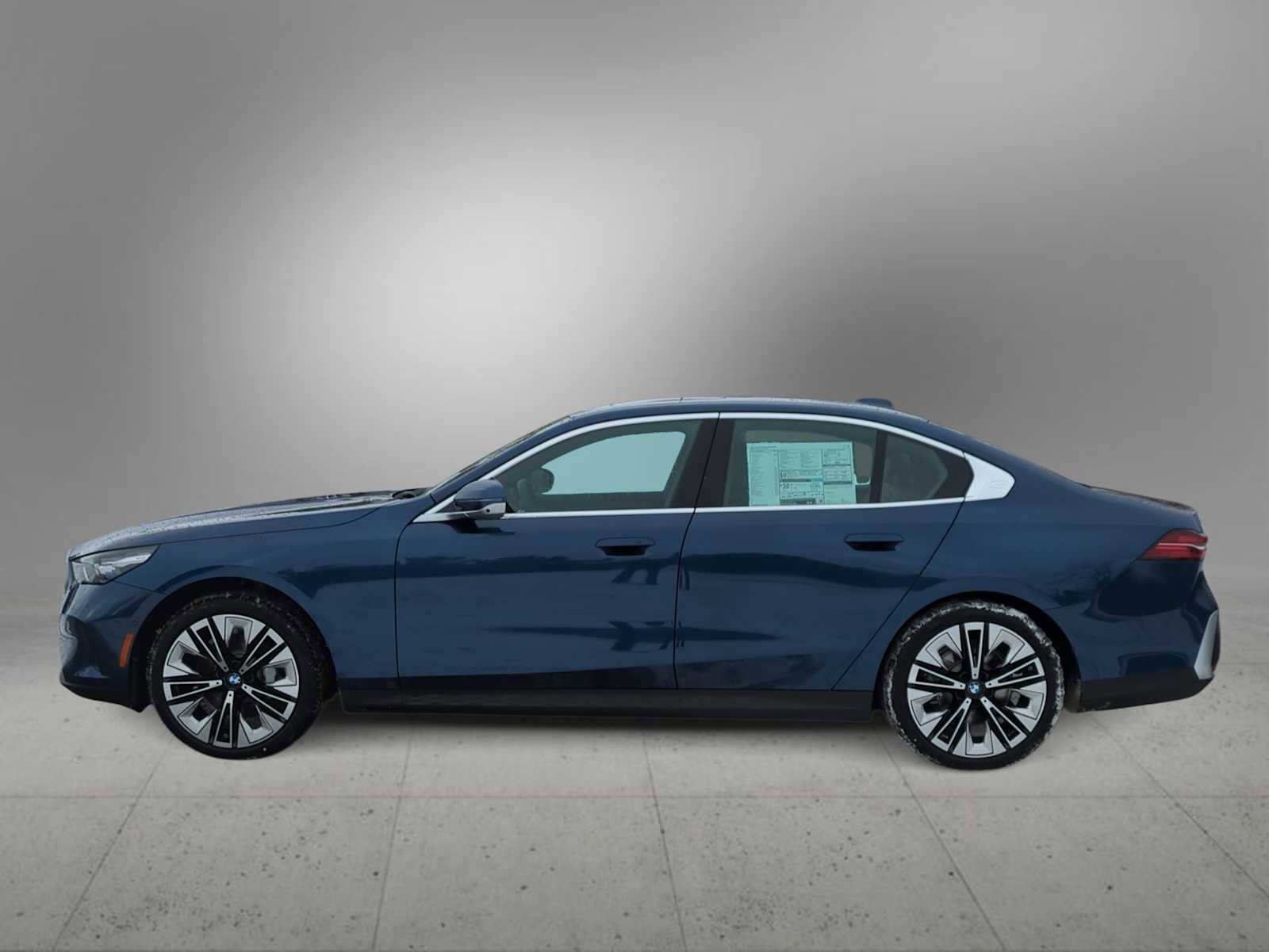 Used 2026 BMW 530i xDrive AWD/4WD image 5