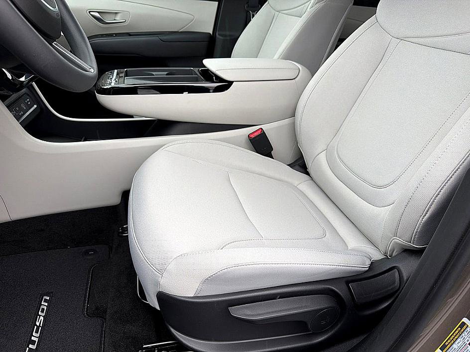 New 2026 Hyundai Tucson Blue SE image 8