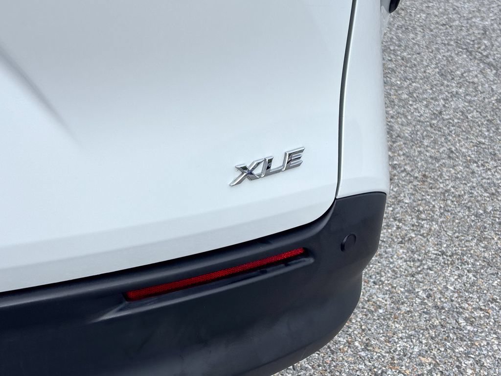 Certified 2026 Toyota Sienna XLE FWD image 15