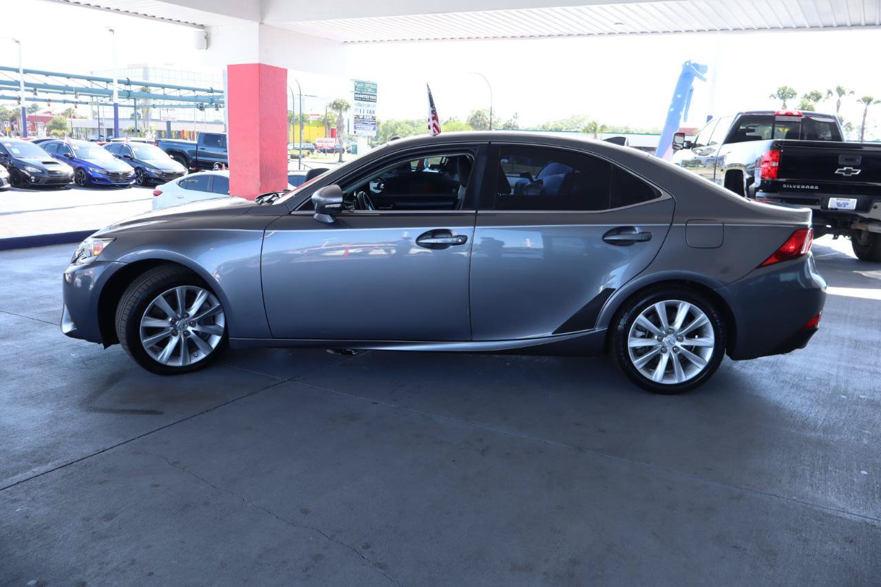 Used 2016 Lexus IS 200t RWD image 10